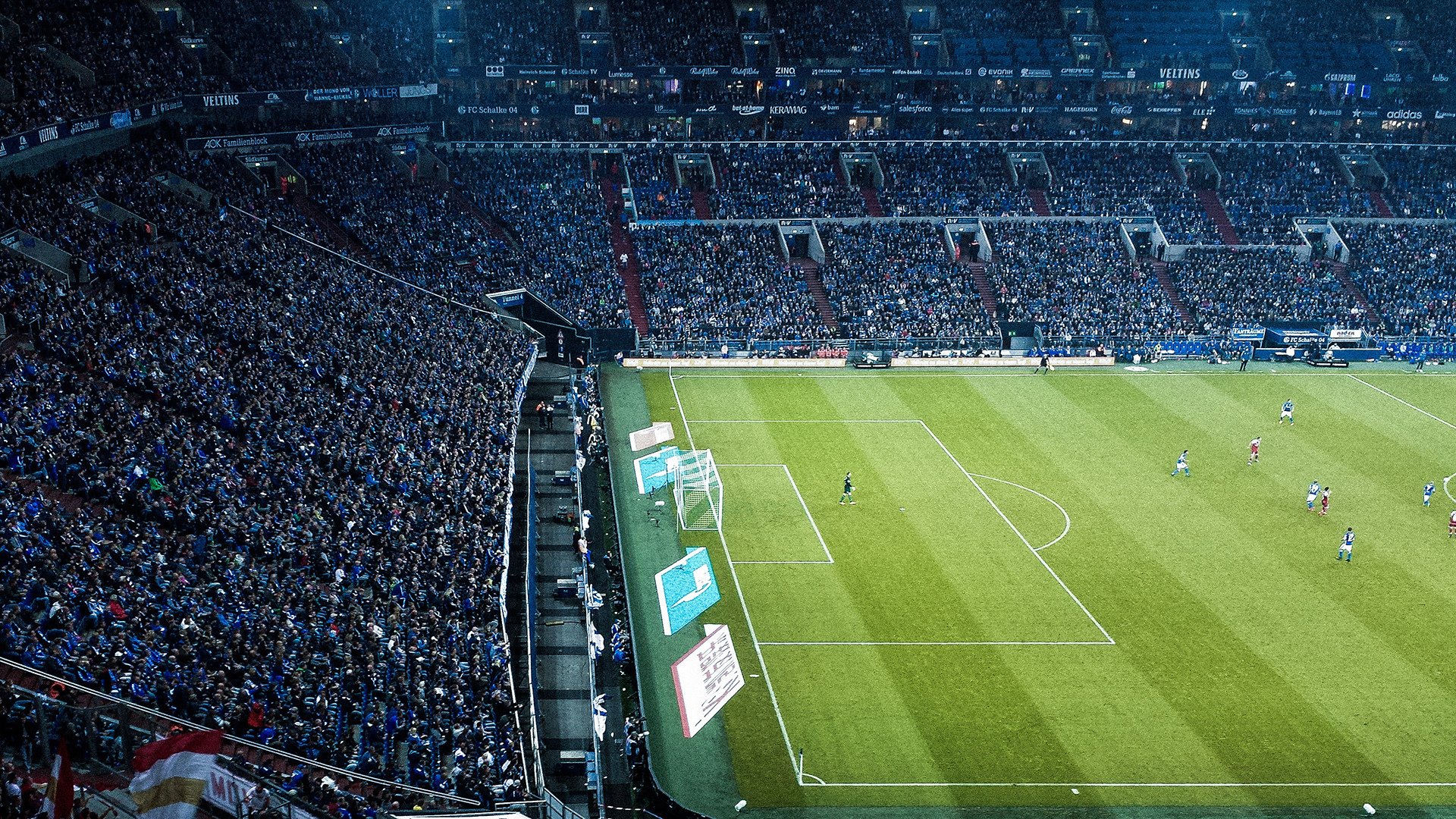 巴萨短传配合打破僵持场面,巴萨精彩配合