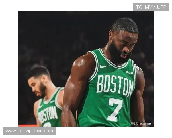 凯尔特人稳居东部第三，布朗砍下30分：一场耐心与爆发的篮球叙事