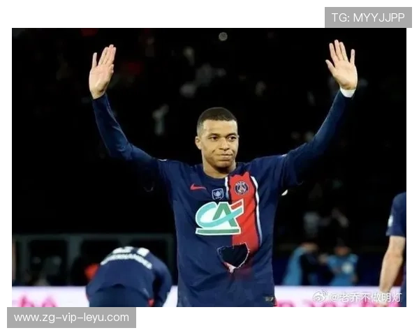 巴黎圣日耳曼禁区形成空当，姆巴佩起脚破门